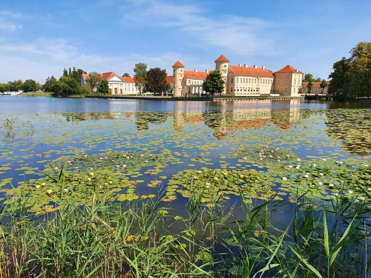 Schloss-Und Seeblick Apartment ไรน์สแบร์ก ภายนอก รูปภาพ