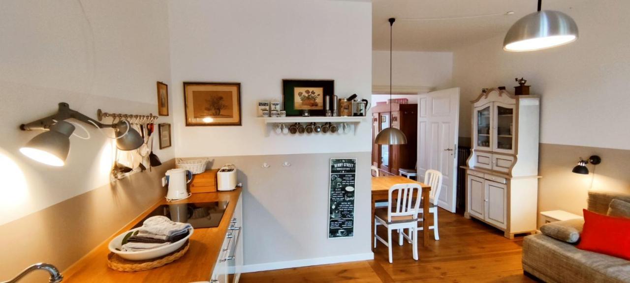 Schloss-Und Seeblick Apartment ไรน์สแบร์ก ภายนอก รูปภาพ