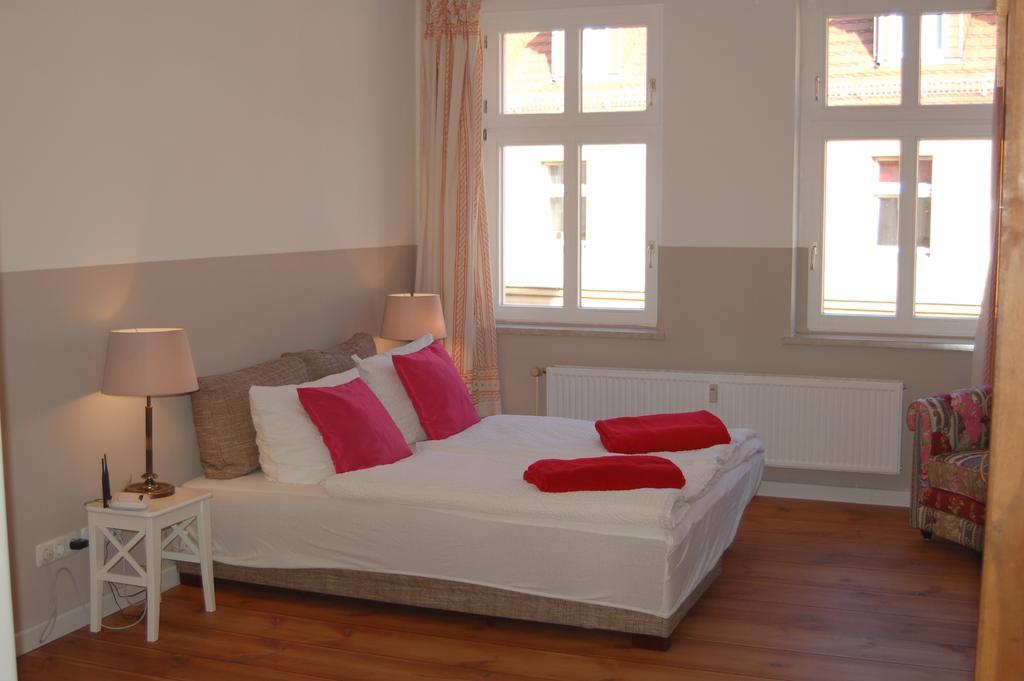 Schloss-Und Seeblick Apartment ไรน์สแบร์ก ภายนอก รูปภาพ
